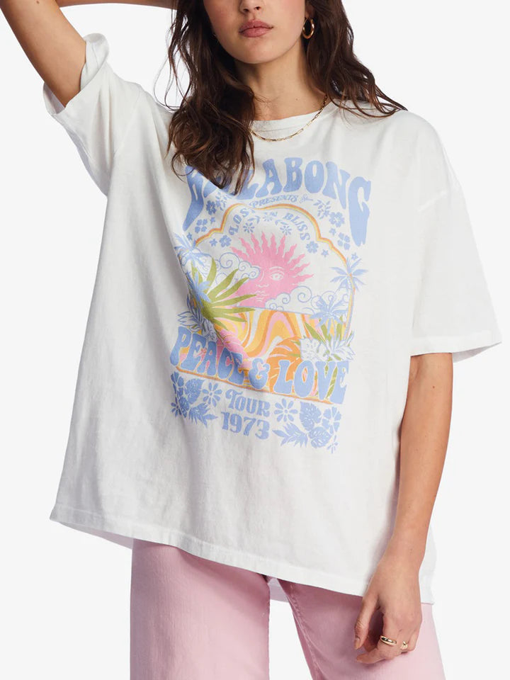 PEACE AND LOVE T-SHIRT